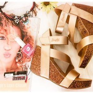 💔Sold🙁 Blowfish HAPUKU Gold Diecut Wedges